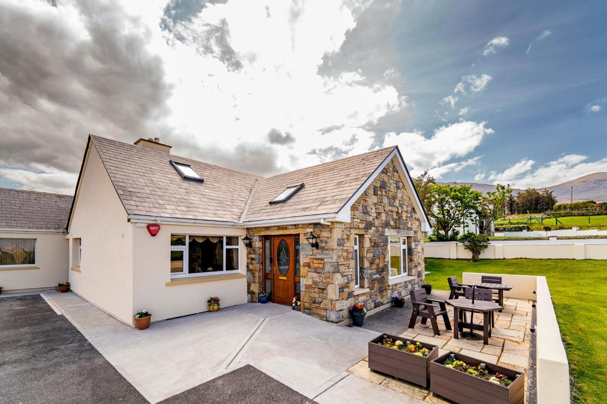 Bertra House B&B Westport Exterior photo